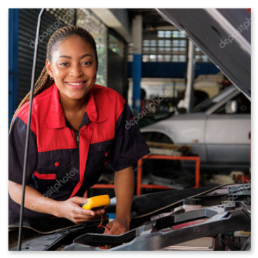Controllo su auto elettrica in officina